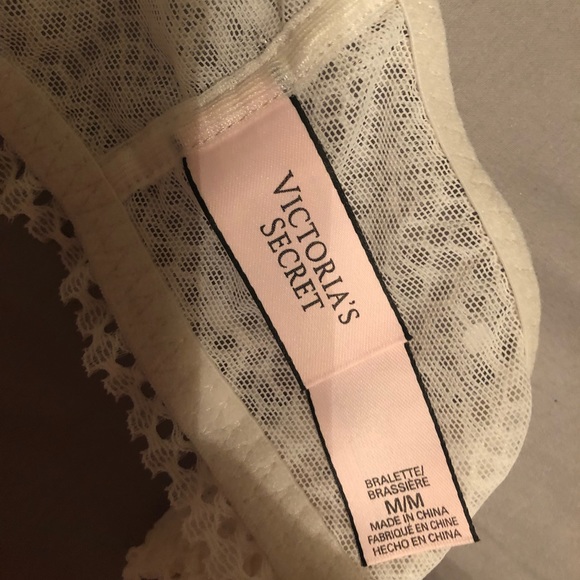 VS Halter bra NWOT - Picture 2 of 3